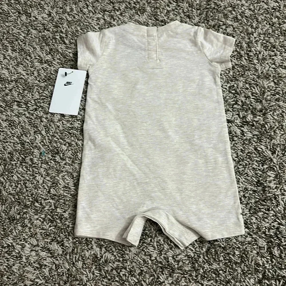 Nike Baby Futura Romper - Picture 4 of 4